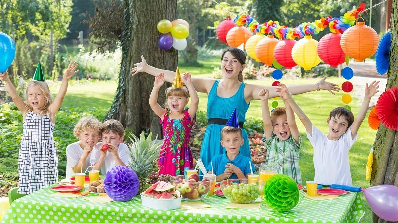 Organiser une fête d'anniversaire sur le thème du jardin : conseils
